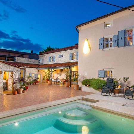 Amazing Home In Foli With Kitchen Exterior foto